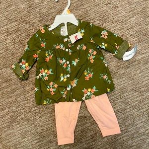 Brand new Carters 12 month set.